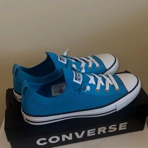 Women's Converse All star Teal/Blue
Women's Shoes size 10 EXCELLENT CONDITION